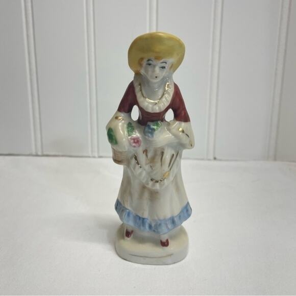 Vintage Ceramic Hand painted Colonial Woman mini figurine - Picture 8 of 11